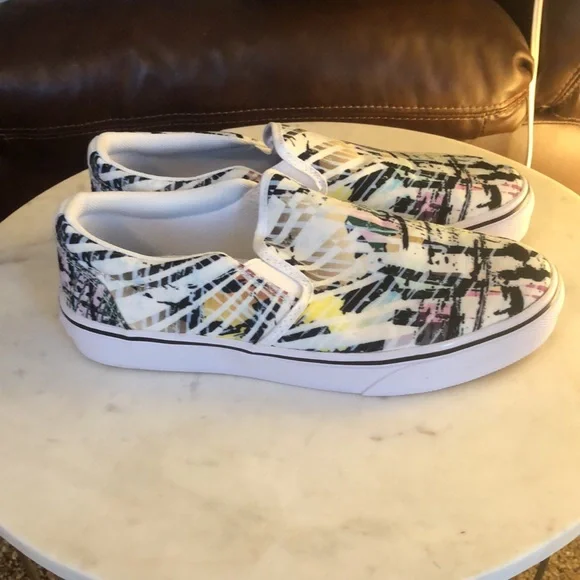 BRAND NEW, NEVER WORN! We Vibe Slip ons in Graphic Graffiti - Picture 3 of 12